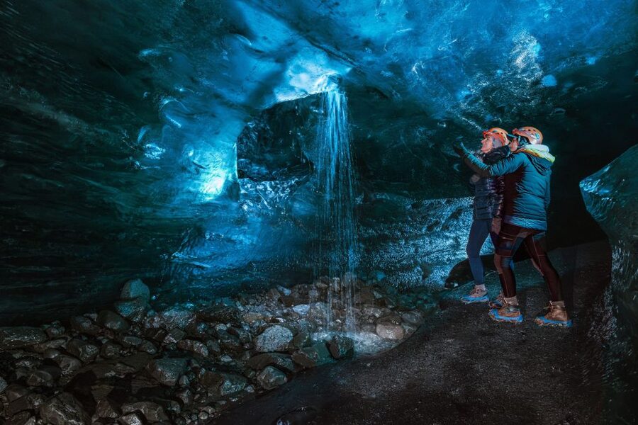 Premium Blue Ice Cave Tour - hot soup & hot drink incl. - Vatnajökull National Park hiking: easy rating with real footing