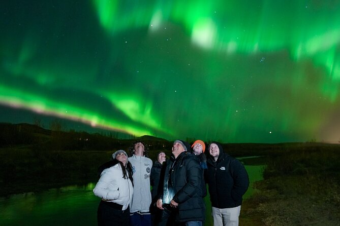 Private Aurora Hunt with Photos in Super Defender - Why a Private Aurora Hunt from Reykjavik Feels Different