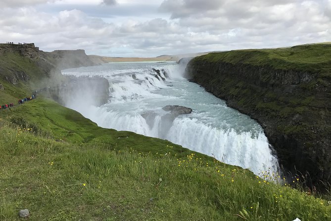 Private Golden circle and glacier super jeep tour from Reykjavik - Geysir hot spring area: catching Strokkur at around 25 meters