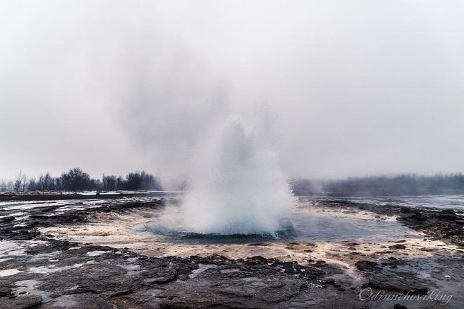 Private Golden circle and glacier super jeep tour from Reykjavik - Þingvellir National Park: parliament, tectonic plates, and a 40-minute reset