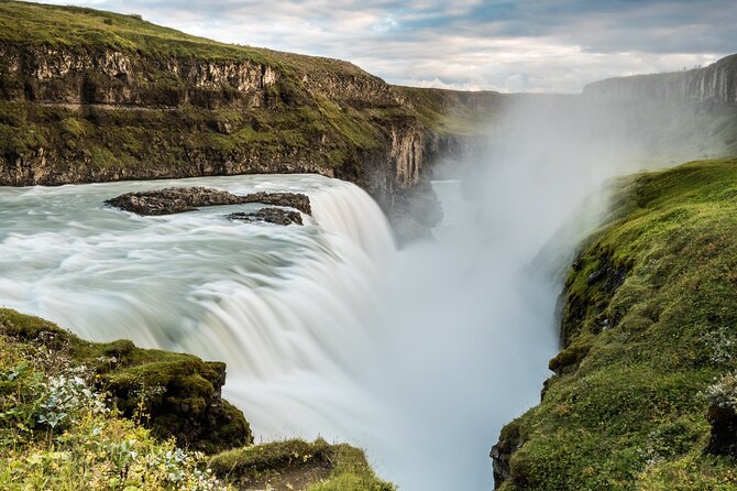 Private Golden Circle tour in a premium class car. - Reykjavik pickup that starts your day on time
