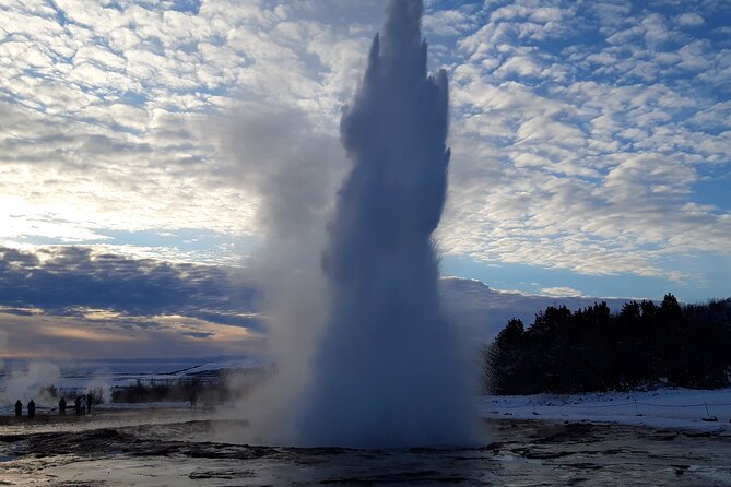 Private Golden Circle Tour with Airport Pick up - Geysir geothermal area and the Strokkur eruption rhythm