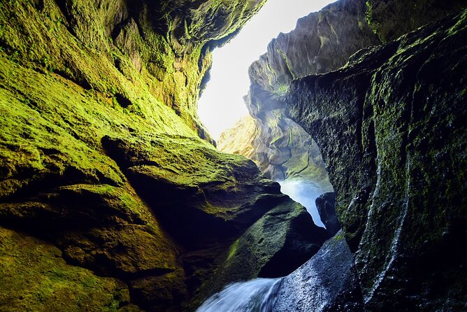 Private Half Day Iceland Tour with Guide and Vehicle - Thomas and the value of an experienced guide in the car