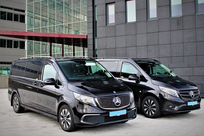 Private Keflavik Airport Transfer (One Way) - Pickup at KEF: what happens when your plane lands