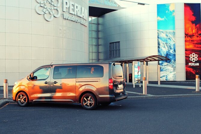 Private Keflavik Airport Transfer (Round trip) - Luggage rules that actually matter: 23 kg included, extra bags cost extra
