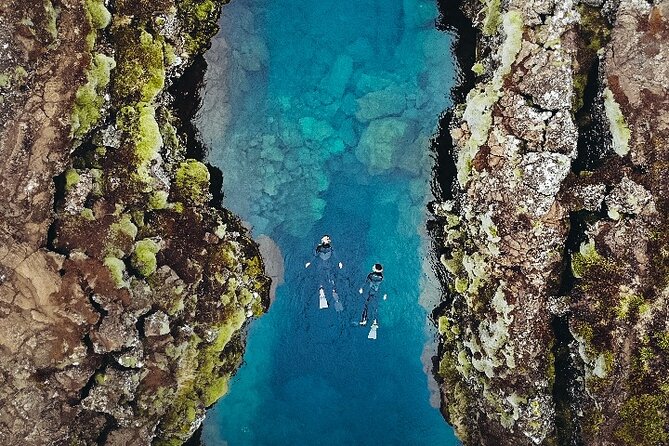 Private Silfra Snorkeling 6 p. group - Meet on Location - with Underwater Photos - Gear and temperature, dry suit vs wetsuit and where comfort matters