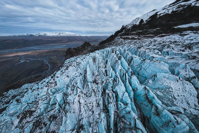 Private South Coast with Glacier Hike in Iceland - What it’s like to travel with a guide on ice and coast