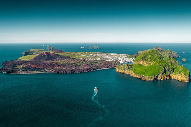 Puffin and Volcano Tour with Ebbi - First stop matters: you start at the harbour and move fast
