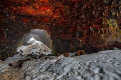 Raufarhólshellir Lava Tunnel: Underground Expedition