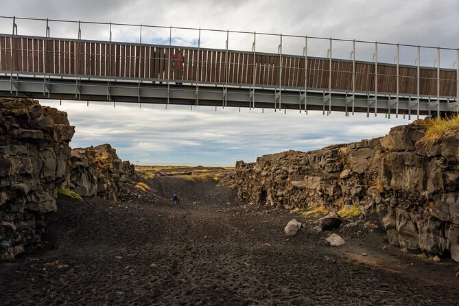 Reykjanes Peninsula :Private Guided Tour - Seltún Geothermal Area, Boiling Mud Pots and Steam Without the Hassle