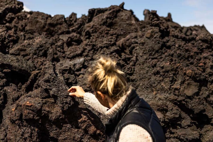 Reykjanes Peninsula: Super Jeep Volcano Shuttle Tour - Feeling the heat, and the rare chance to touch fresh lava