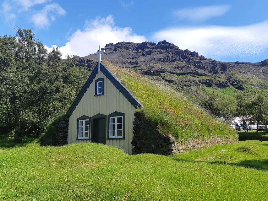 Reykjavík: 2-Day Tour with Icebergs, Glaciers & Waterfalls - Glacier Volcano Country and the Optional Eyjafjallajökull Hike