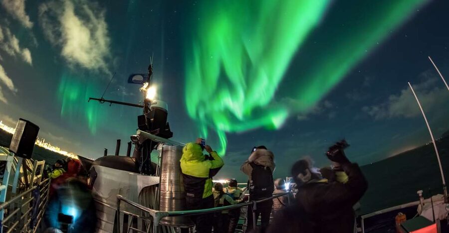 Reykjavik: 2-Hour Northern Lights by Boat with Backup Plan - Sailing Into Faxaflói Bay: What the 2 Hours Are Like