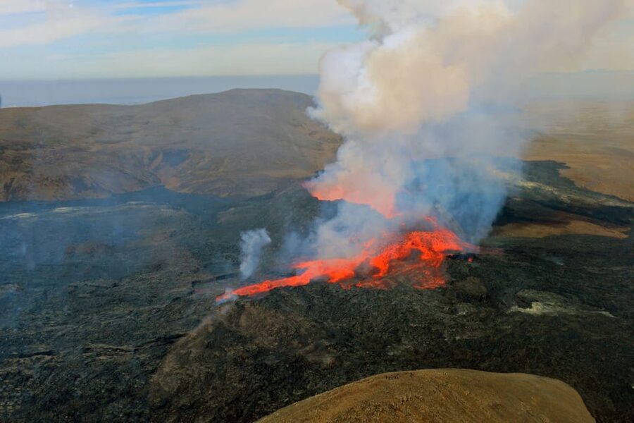 Reykjavik: 45-Minute Volcano Sightseeing Helicopter Tour - Learning the sequence: Fagradalsfjall and Geldingadalir (2021–2022)