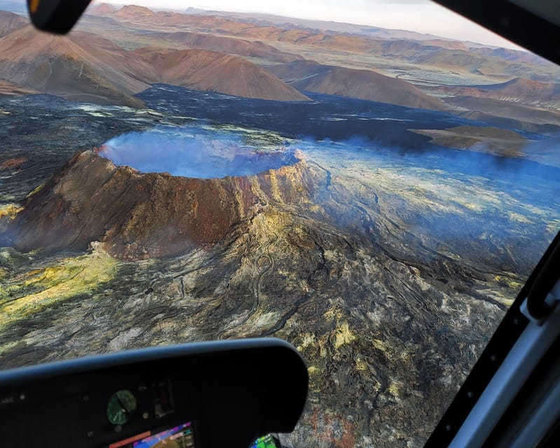 Reykjavik: 45-Minute Volcano Sightseeing Helicopter Tour - Circling and photo help: how to get the best views from the air