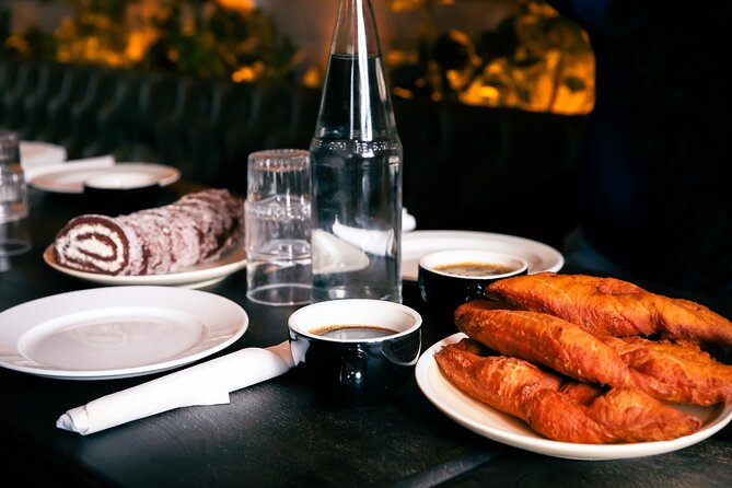 Reykjavík All In One Food Tour - Eat, Drink & Explore with Locals - Jungle Cocktail Bar: best cocktails and a secret dish
