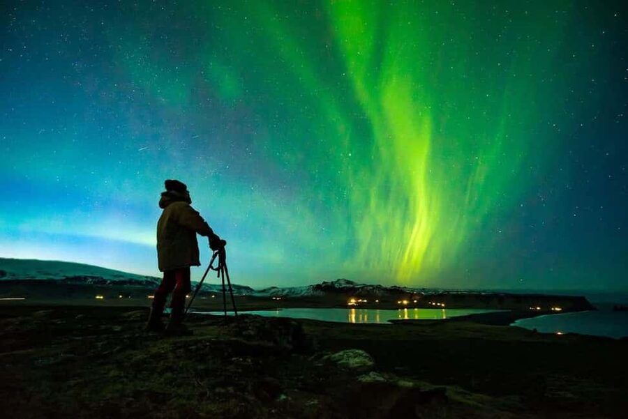 Reykjavik: Aurora Small Group 4x4 Northern Lights Adventure - The Night’s Rhythm: Scenic Drives, Guided Time, and Multiple Chances