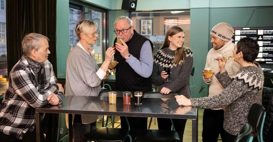 Reykjavik: Beer and Booze Tour - Ingólfstorg in 10 minutes, the quickest orientation in the center