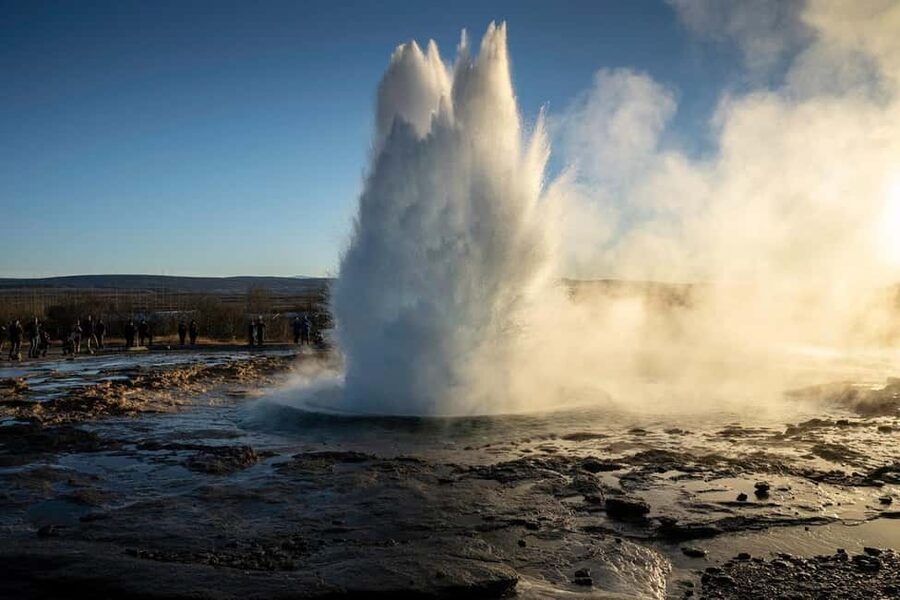 Reykjavík: Best of Golden Circle, Hidden Gems & Lava Tunnel - Þingvellir National Park: where plates pull apart and history happens