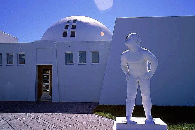 Reykjavik City Card 24-hour - Art and photography stops: National Gallery to Kjarvalsstaðir