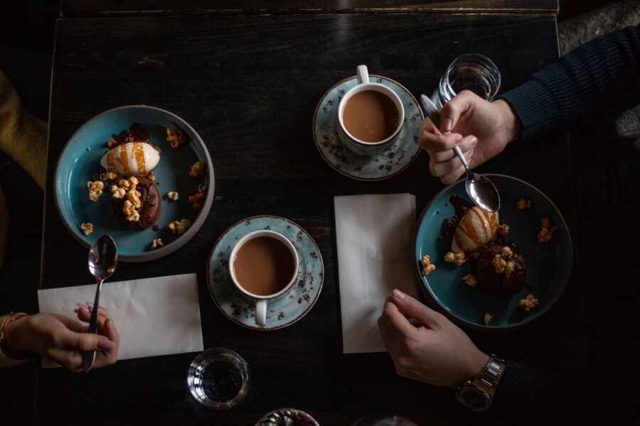 Reykjavik: Evening Icelandic Food and Drink Tour - Five tasting stops that mix Icelandic comfort with beer history