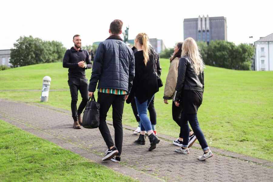 Reykjavik: Evening Icelandic Food and Drink Tour - The guide is the engine, and you will feel it fast