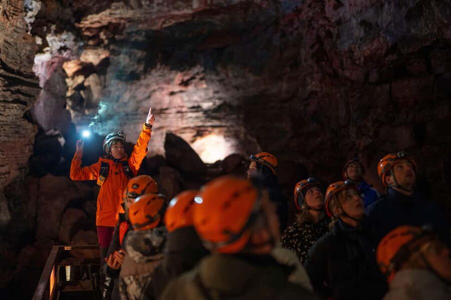Reykjavik: Evening Lava Tunnel and Northern Lights Hunt - Into The Blue Mountains: Why This Lava Tunnel Glow Feels Special