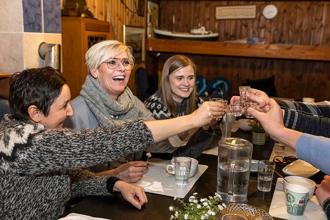 Reykjavik Food Lovers Tour - Icelandic Traditional Food - Drinks at the end: the Hakarl moment and your Icelandic pour