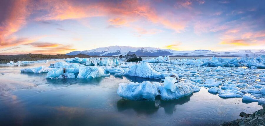 Reykjavik: Glacier Lagoon, Diamond & Black Beach 冰岛冰河湖中文一日团 - The Reykjavik pickup and the comfort that matters