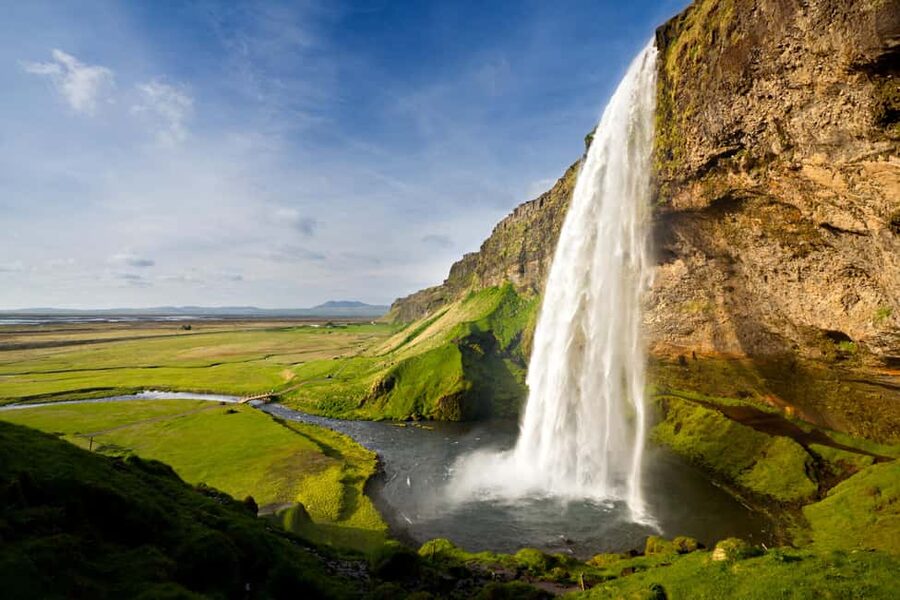 Reykjavík: Golden Circle & Extra Waterfalls Small Group Tour - How this 11-hour route works (and why it’s a good fit)
