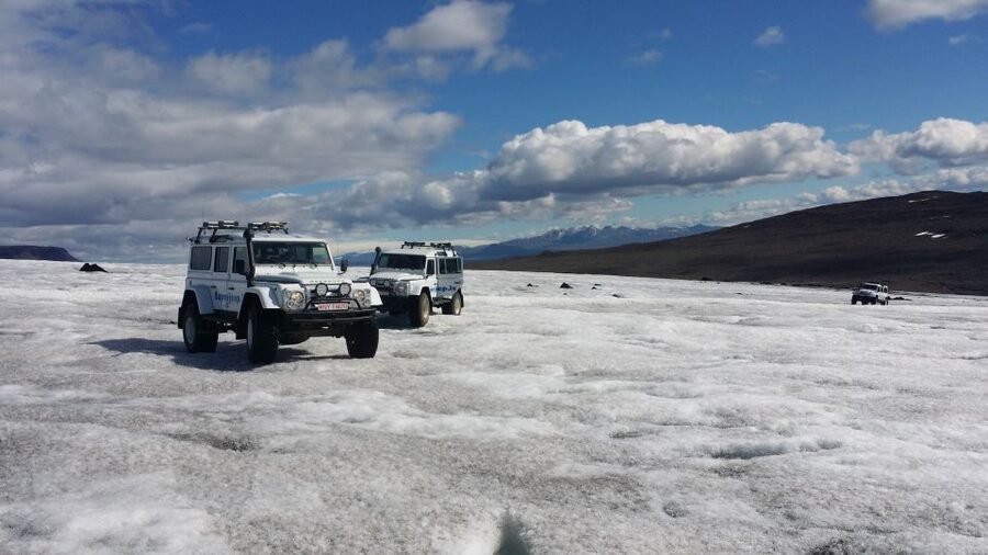 Reykjavik: Golden Circle & Langjökull Glacier on a Jeep - Haukadalur and Strokkur: geothermal sights with real timing