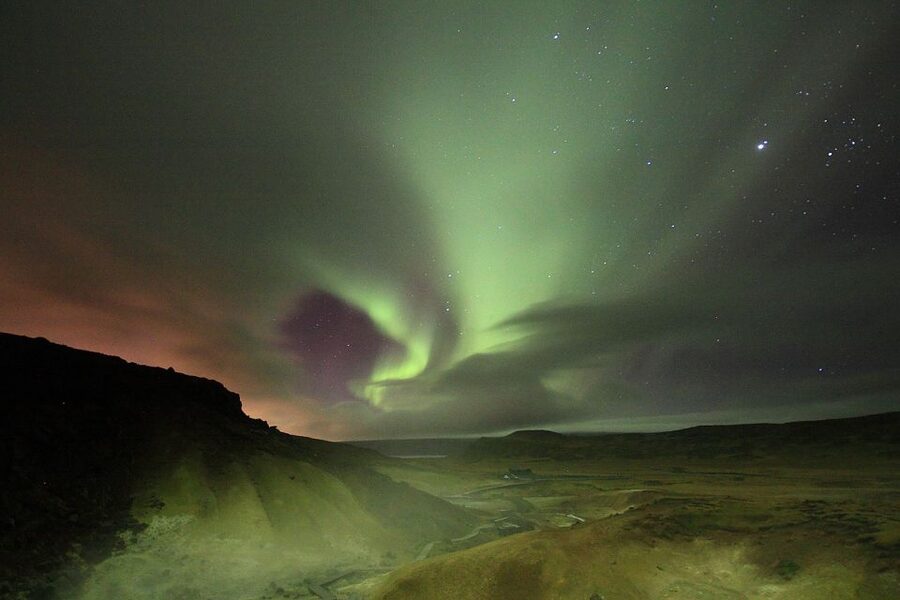 Reykjavik: Golden Circle & Northern Lights 4x4 Tour - Geysir and Strokkur: steam vents, hot springs, and the waterspout moment