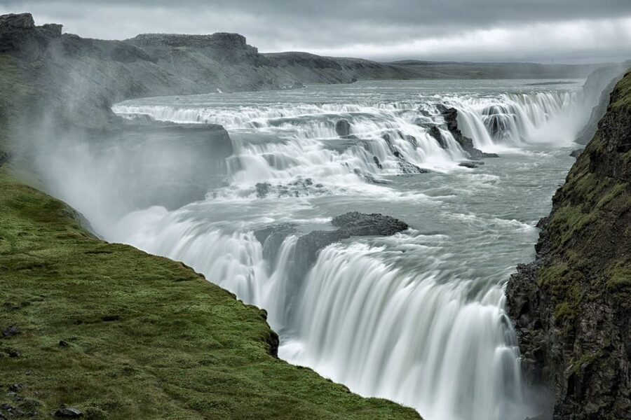 Reykjavik: Golden Circle & Northern Lights 4x4 Tour - Gullfoss Waterfall: Golden Falls and the mist show