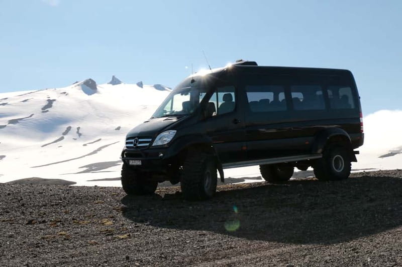 Reykjavik: Golden Circle Super Jeep and Snowmobile Tour - From Reykjavik to the Golden Circle, in a super truck that takes winter seriously