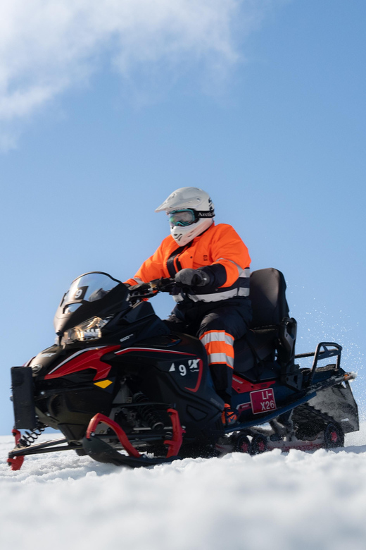 Reykjavik: Golden Circle Super Jeep Tour with Snowmobiling - The Kerið crater lake photo stop on the way back