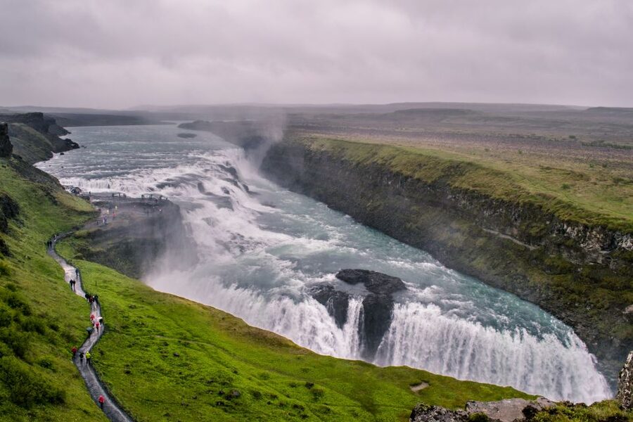 Reykjavik: Golden Circle, Tomato Farm and Kerið Crater Tour - Kerið crater: included admission and a short walk that pays off