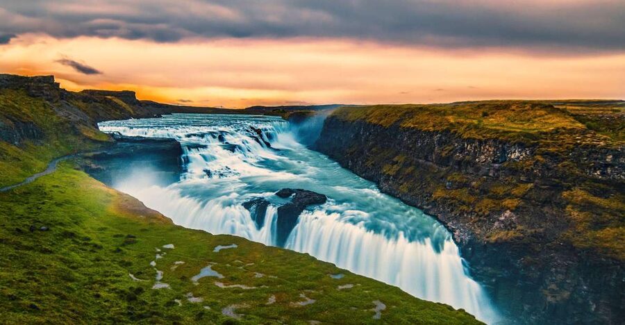 Reykjavik: Golden Circle, Tomato Farm and Kerið Crater Tour - Pickup and the drive out of Reykjavik (what your morning really looks like)