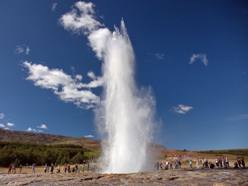 Reykjavik: Golden Circle Tour and Blue Lagoon Admission - Thingvellir National Park: UNESCO Plates and Iceland’s First Parliament Site