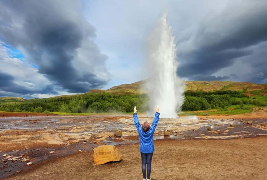 Reykjavik: Golden Circle Tour and Sky Lagoon Entry Ticket - Key highlights at a glance