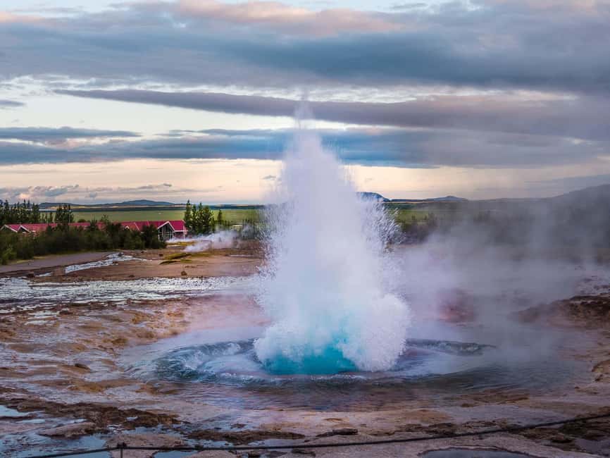Reykjavik: Golden Circle tour, Crater & Icelandic Horses - Getting picked up in Reykjavik (and the early start you should plan for)