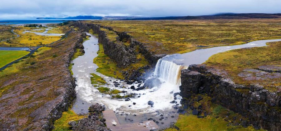Reykjavik: Golden Circle & Waterfalls in Chinese冰岛黄金圈中文一日团 - Geysir and Gullfoss: the famous geothermal drama