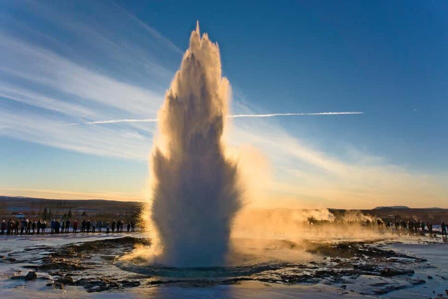 Reykjavik: Golden Circle & Waterfalls in Chinese冰岛黄金圈中文一日团 - Should you book the Chinese Golden Circle & Waterfalls day?