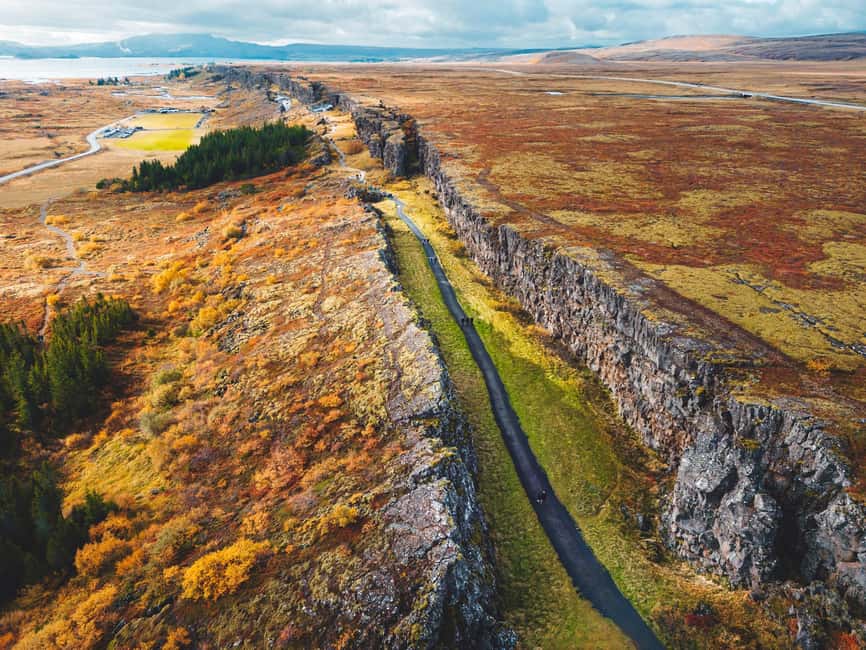 Reykjavik: Golden Circle & Waterfalls in Chinese冰岛黄金圈中文一日团 - Kerið crater, then Faxafoss: start with color and calm