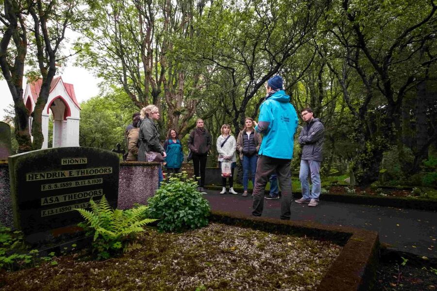 Reykjavik: Guided Folklore Walking Tour - Kirkjugarðurinn Suðurgötu and Reykjavik’s oldest graveyard lore