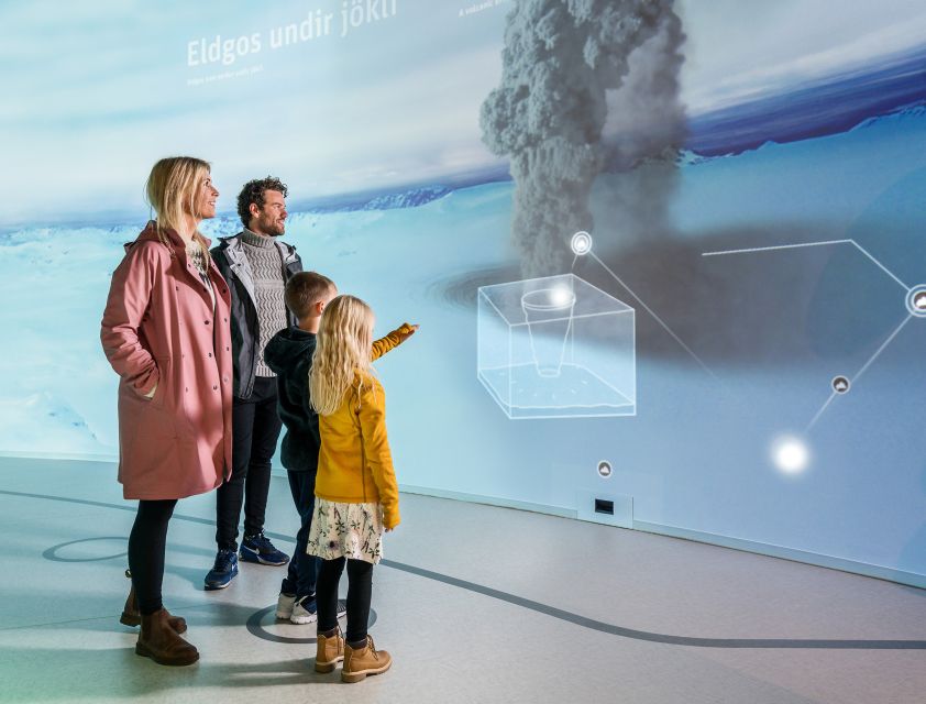 Reykjavík: Hop-On Hop-Off Bus and Perlan Museum Entry Ticket - Practical notes: audioguides, crowds, and what can go sideways