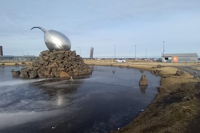 Reykjavik Iceland: Private Transfer to/from Keflavik Airport KEF - Onboard Wi-Fi and comfort details that actually help