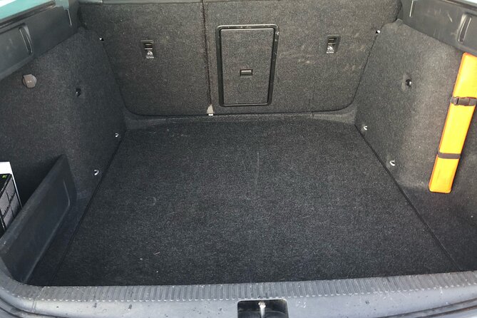 Reykjavik Iceland: Private Transfer to/from Keflavik Airport KEF - Luggage rules, when to stick with 1-4 passengers versus upgrade