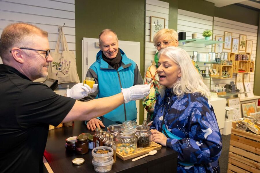 Reykjavik: Icelandic Food Tour - The walk breaks: 20 minutes, then 15 minutes, both useful