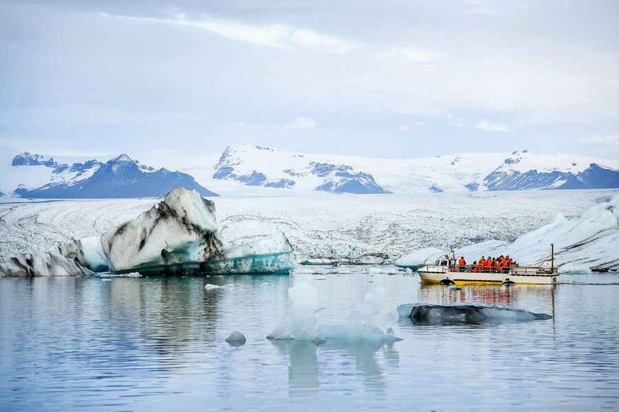 Reykjavik: Jokulsarlon Glacier Lagoon & Diamond Beach Tour - Should you book this Reykjavik to Jökulsárlón tour?