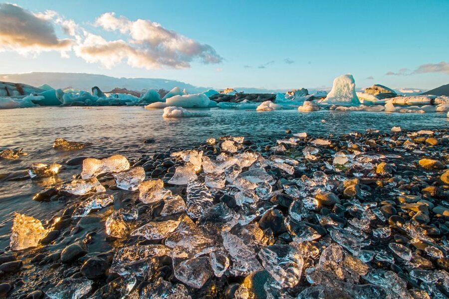 Reykjavik: Jokulsarlon Glacier Lagoon & Diamond Beach Tour - Price and value: is $210 fair for a 14-hour south-coast marathon?